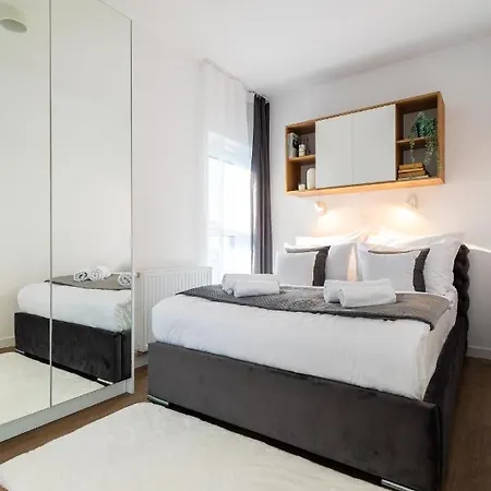 Apartment Jaworska 4 *