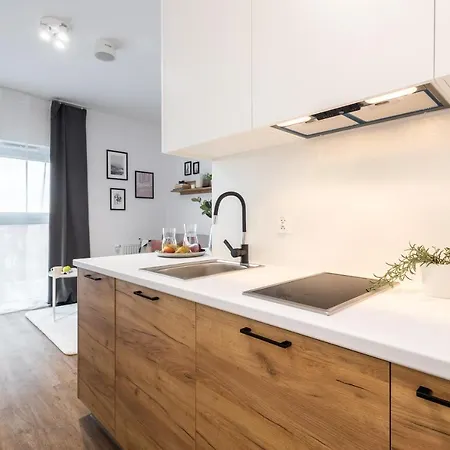 Apartment Jaworska 4 *